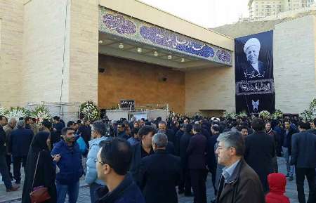 مراسم بزرگداشت آیت الله هاشمی رفسنجانی در دانشگاه آزاد آغاز شد