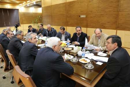 استاندار:موانع اجرای طرح های سازمان انرژی اتمی در قزوین برداشته می شود
