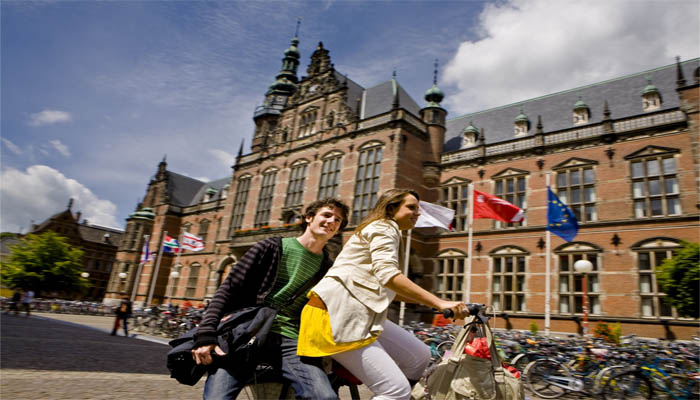 تحصیل و زندگی در هلند