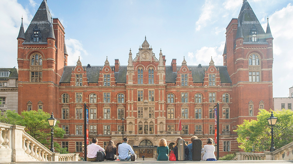 کالج سلطنتی لندن معتبرترین موسسه آموزش عالی انگلیس و جهان