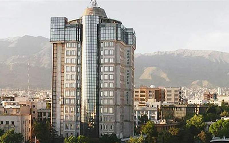 خیابان پاسداران نام یکی از خیابان‌های طولانی شمال شرق تهران است